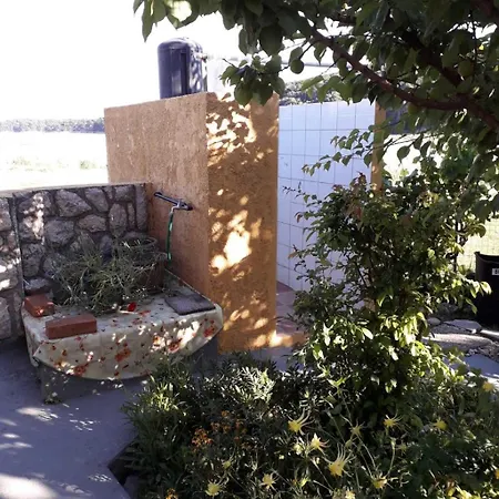 4972b Apartment Kampor